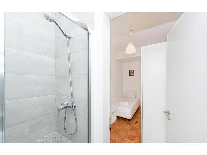 Houze_4 Room Flat In Central Lisbon Near Zoo Апартаменты